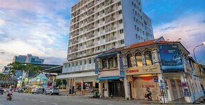 Property grounds - NIO Hotel (George Town)