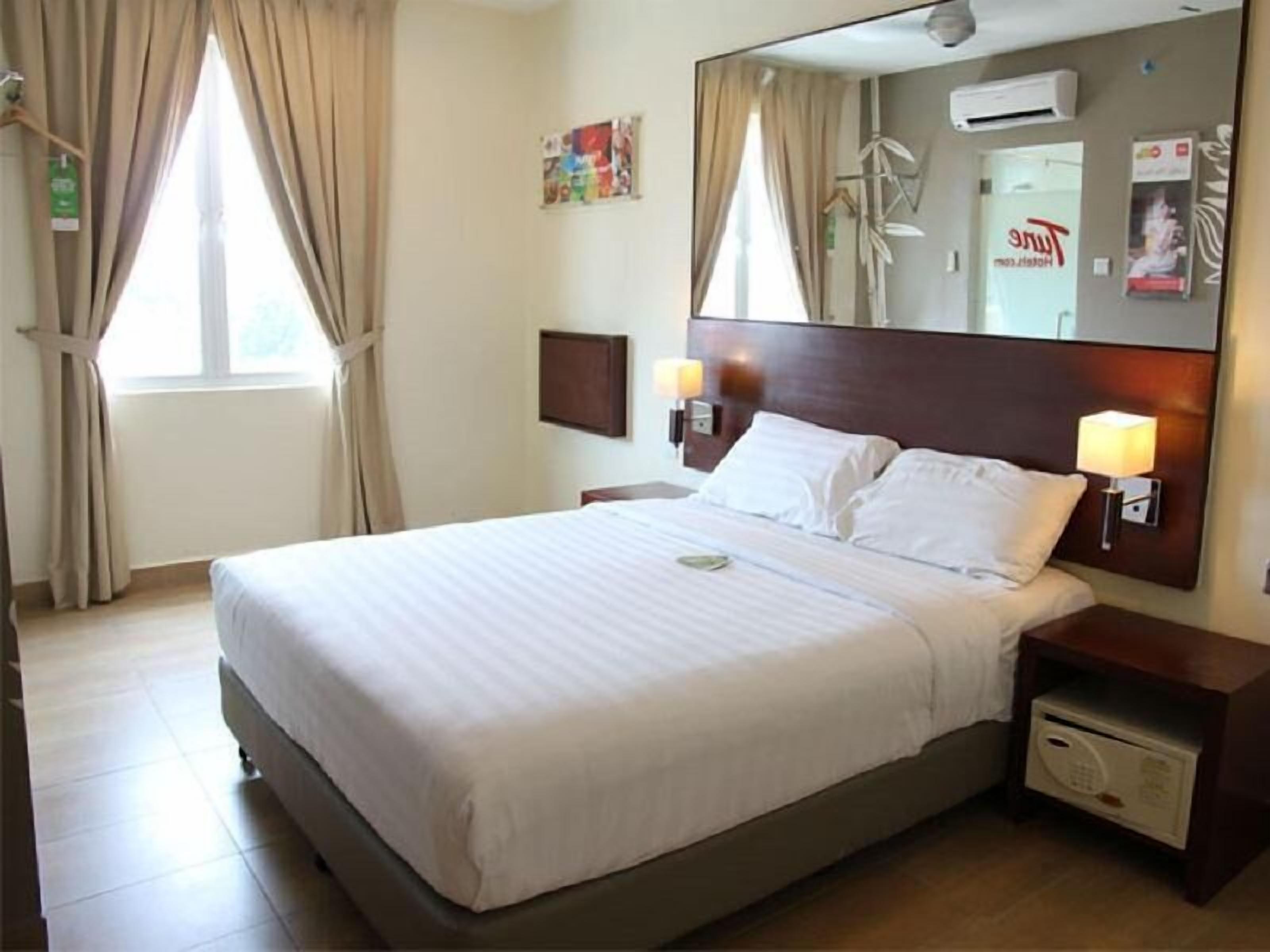 In-room safe, desk, blackout drapes, free WiFi