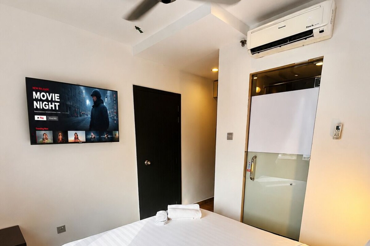 In-room safe, desk, blackout curtains, free WiFi
