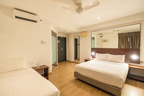 Triple Room | In-room safe, desk, blackout drapes, free WiFi - NIO Hotel (George Town)