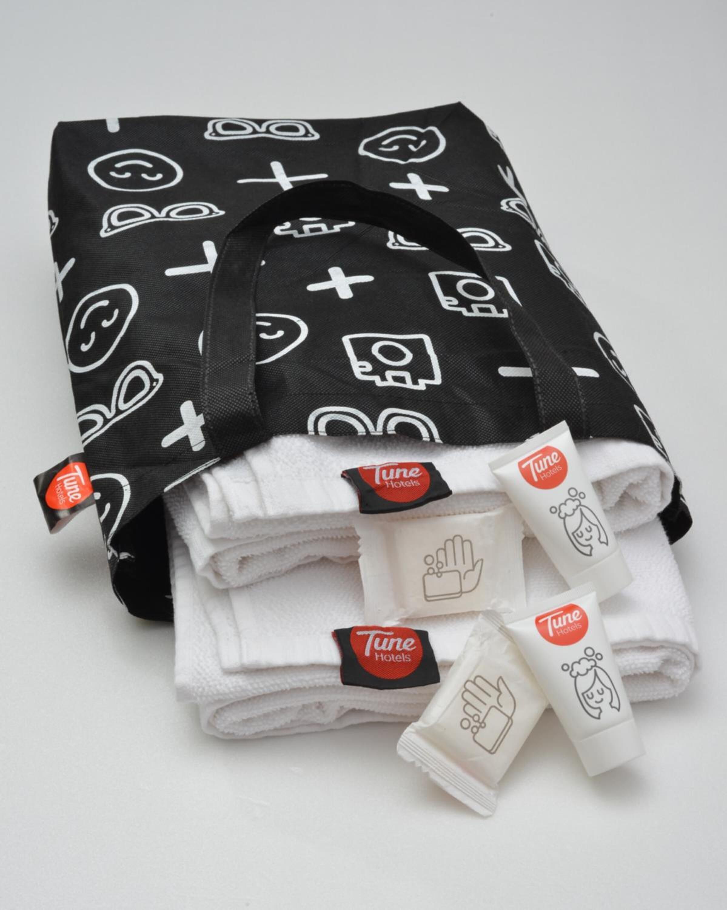 Baderomsfasiliteter | Dusj, regndusjhode, toalettartikler (inkludert) og hårføner