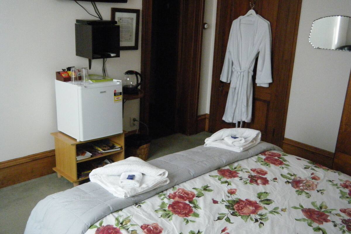 Phòng đôi, 1 giường cỡ king | Bộ đồ giường cao cấp, két bảo mật tại phòng, trang trí khác biệt