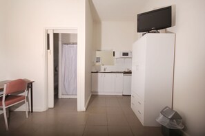 Room (Small Family Room) | Dapur kecil peribadi | Ketuhar gelombang mikro