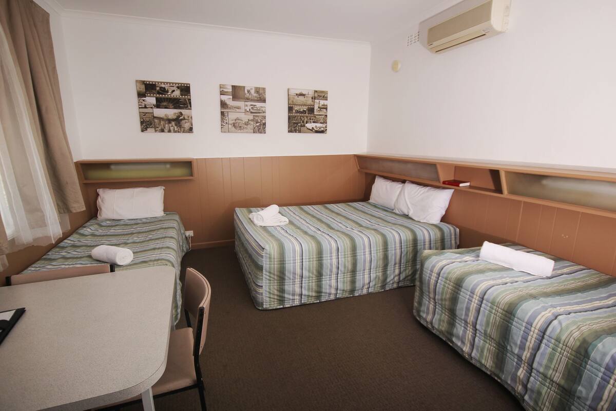 Family Room, Non Smoking | Wi-fi percuma, cadar katil