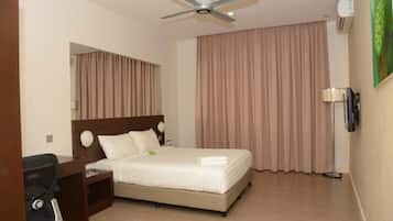 Minibar, in-room safe, desk, iron/ironing board