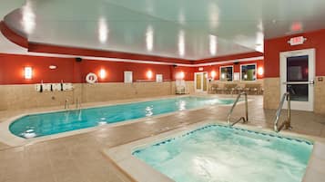 Indendørs pool
