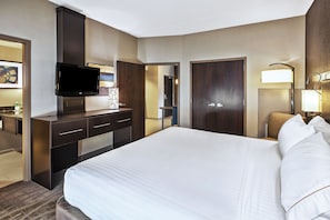 Premium bedding, desk, iron/ironing board, free cribs/infant beds