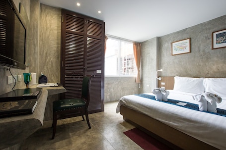 Camas con pillow-top, minibar, escritorio y wifi gratis