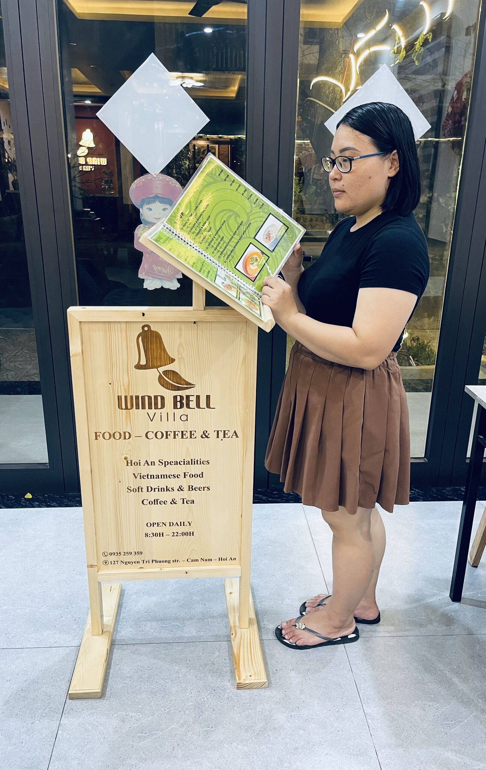 lunch and dinner served, pool views