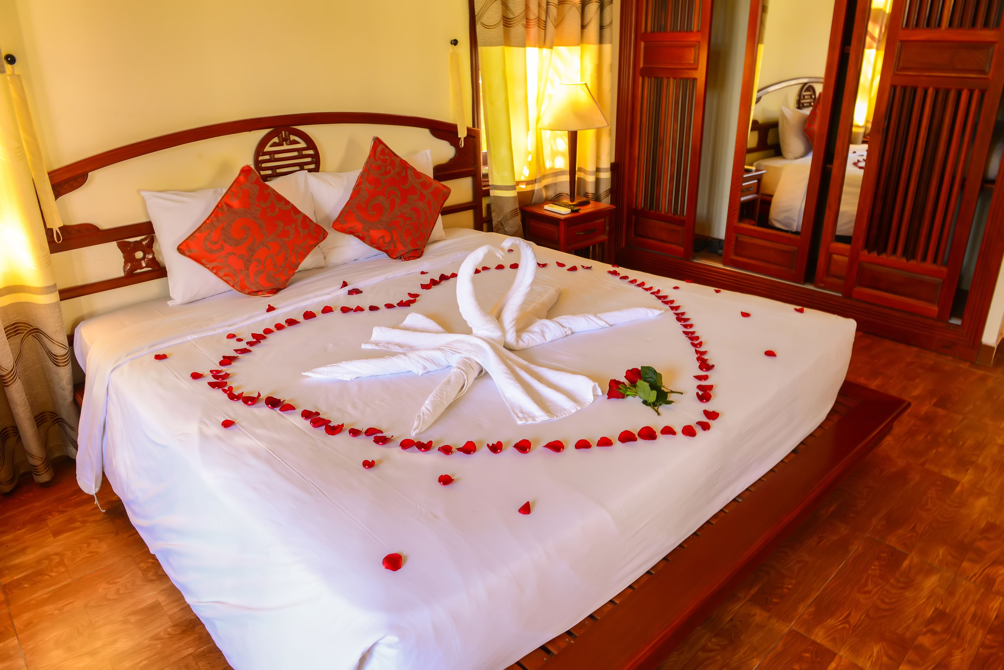 Minibar, individuelt dekorert, individuelt innredet og skrivebord