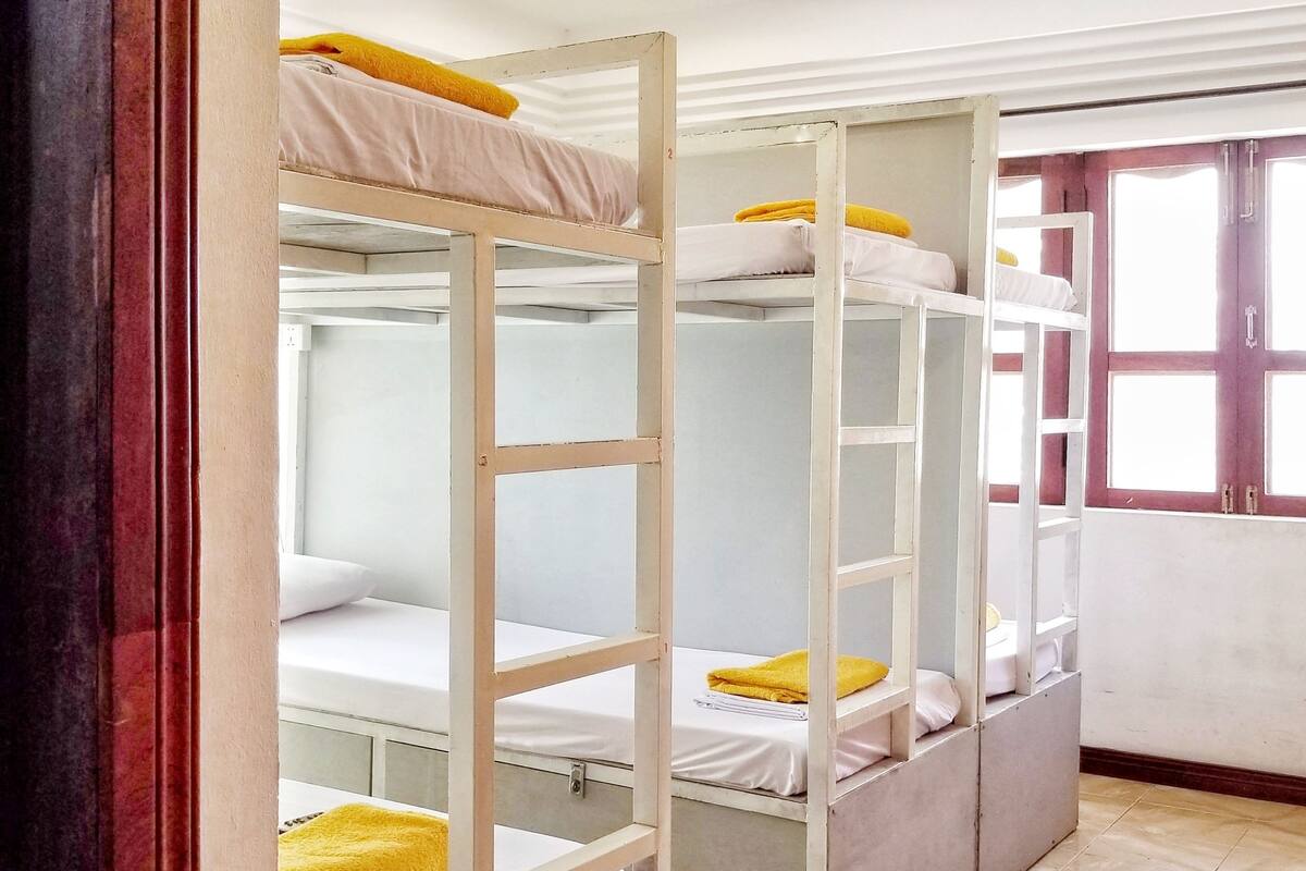 Pillowtop beds, in-room safe, desk, blackout drapes