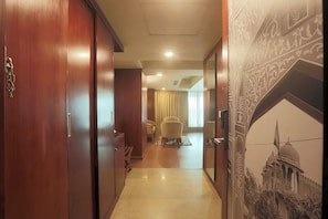 Vesta Suite | 1 室のベッドルーム、エジプト綿のシーツ、高級寝具、羽毛の掛け布団