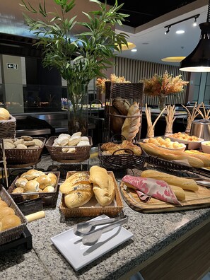 Desayuno bufé gratuito y diario