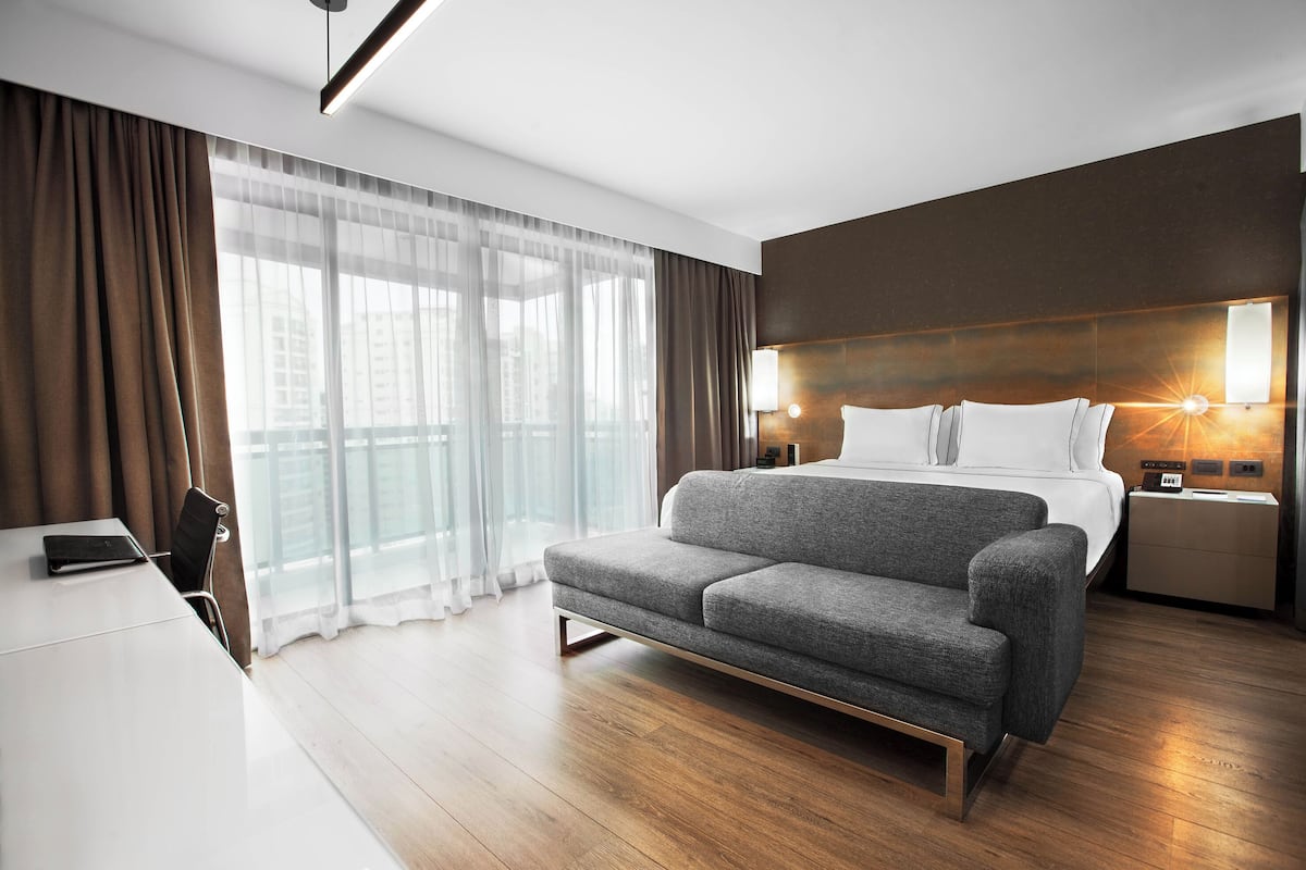 1 bedroom, Egyptian cotton sheets, premium bedding, minibar