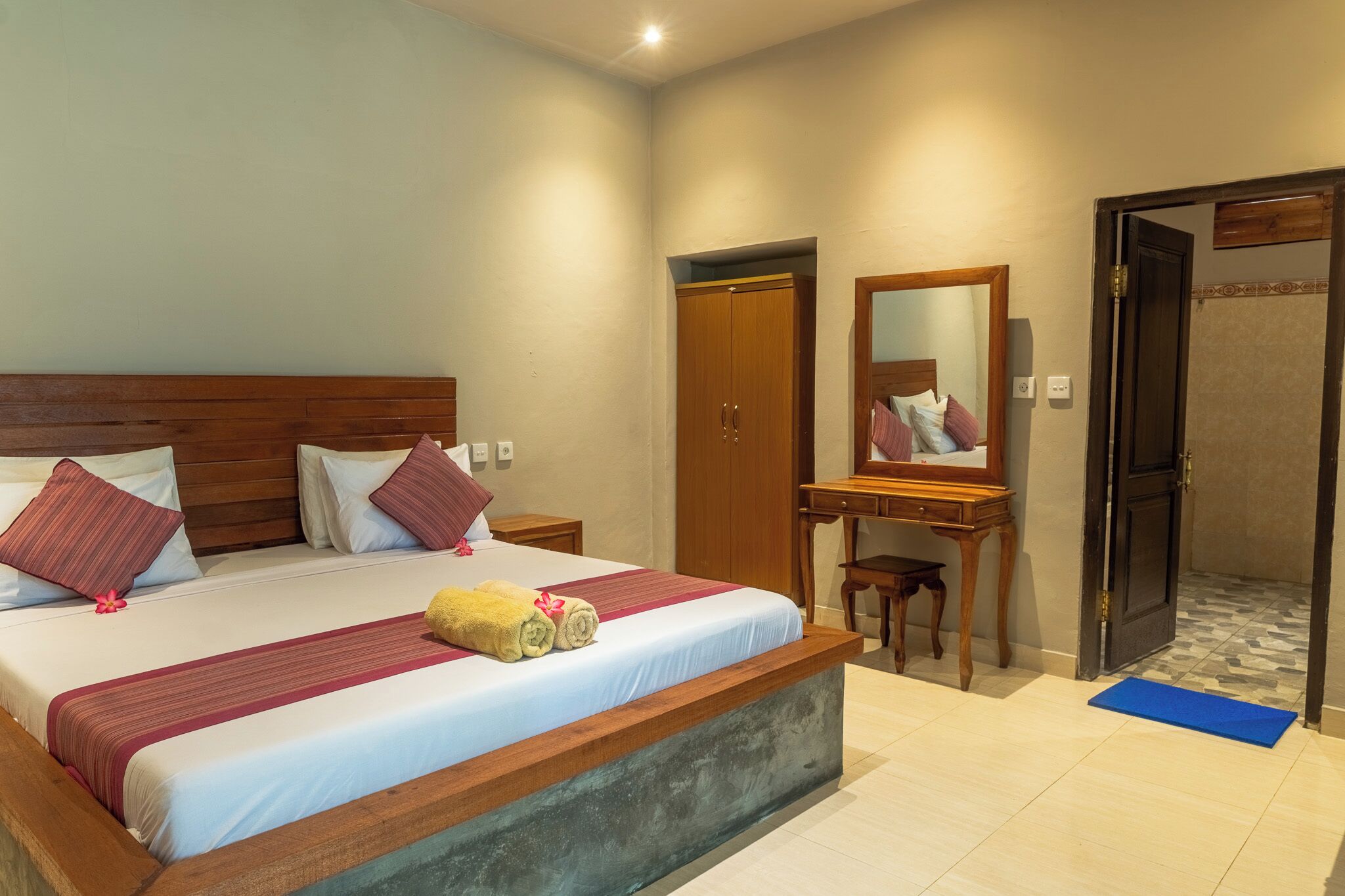 Superior Room | Bathroom | Shower, bathrobes, towels