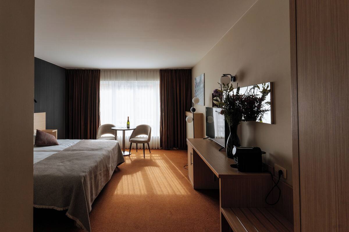 Comfort Twin Room | 1 bedroom, minibar, in-room safe, desk