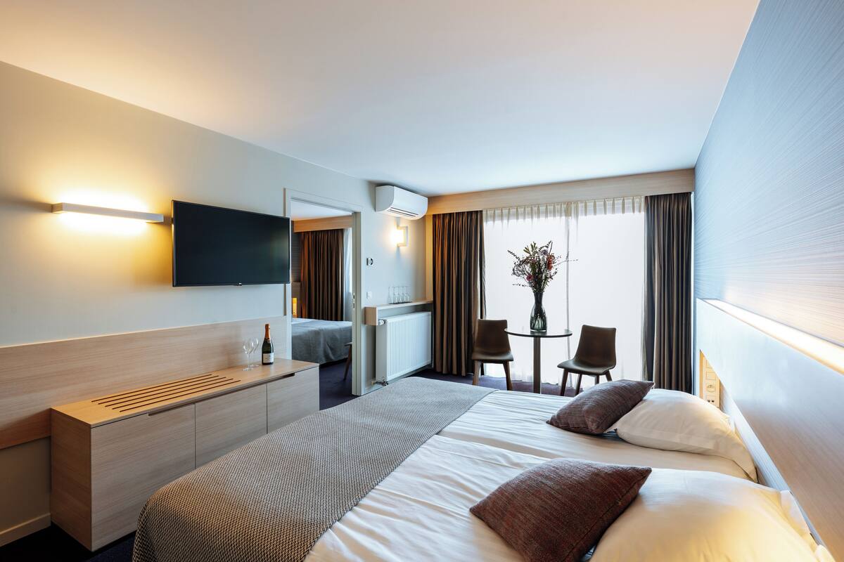 Family Quadruple Room | 1 bedroom, minibar, in-room safe, desk