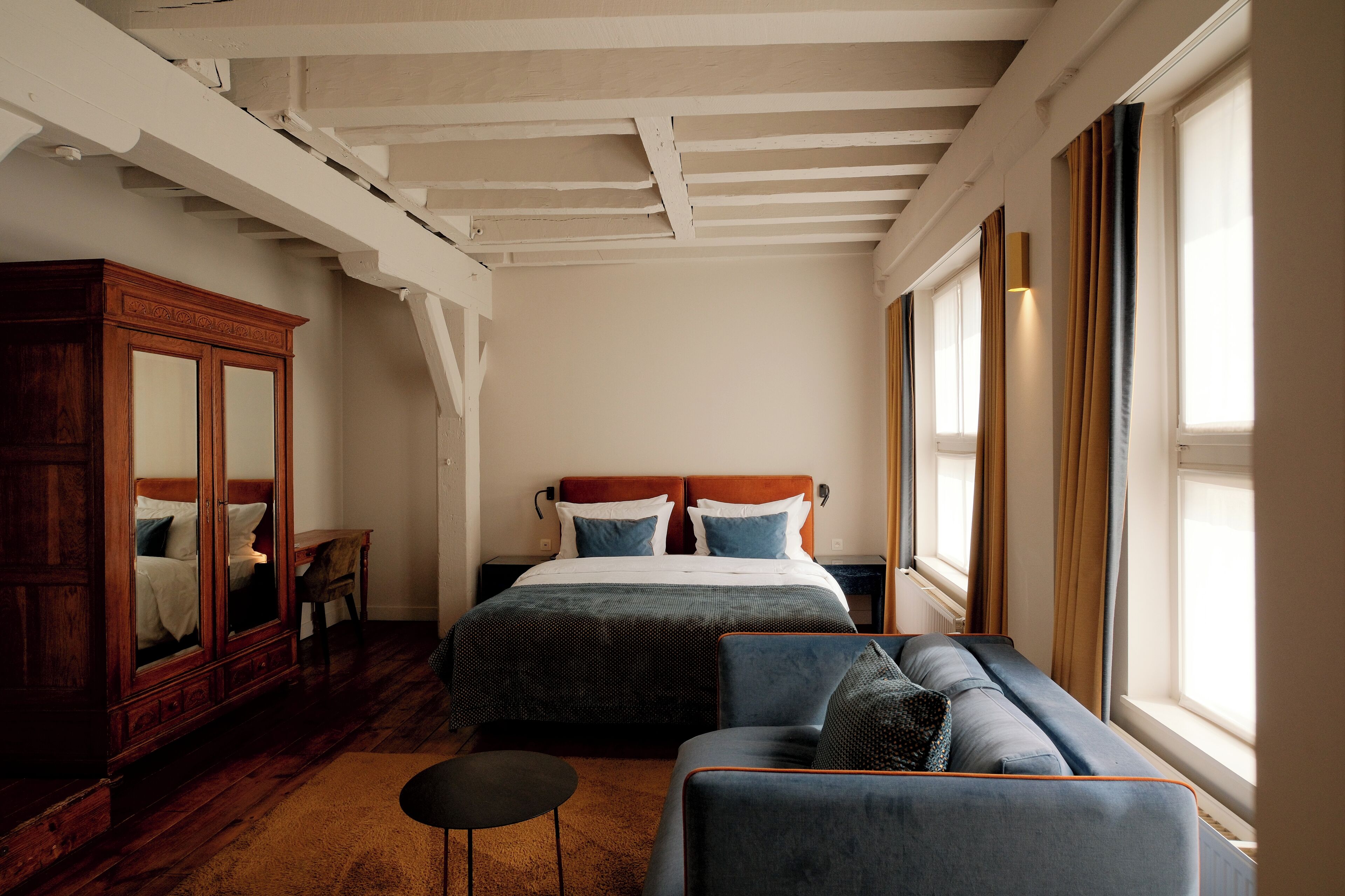 superior double room | minibar, in-room safe, desk, blackout curtains