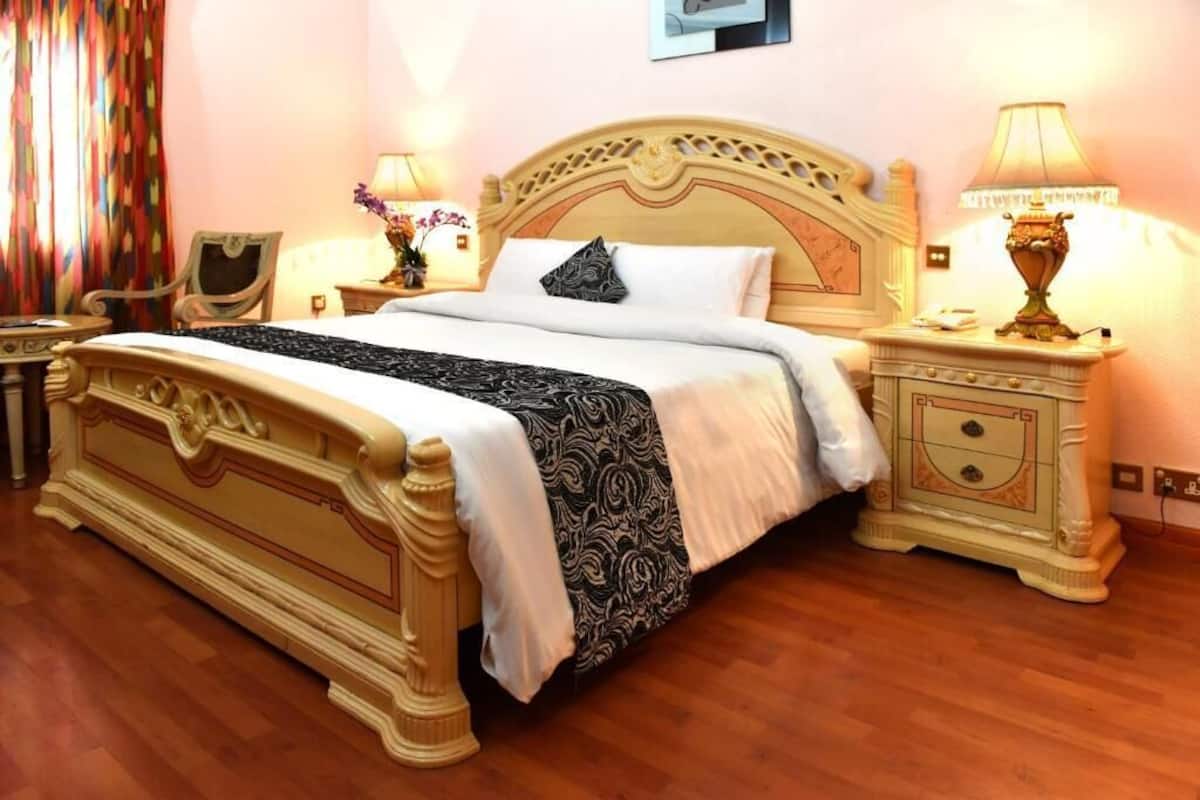 Egyptian cotton sheets, hypo-allergenic bedding available