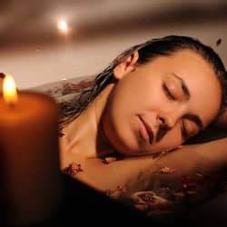 Sauna, vasca idromassaggio, trattamenti per il corpo, fangoterapia