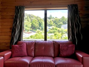 Comfort Apartment, 2 Bedrooms, Garden View, Garden Area | Living room