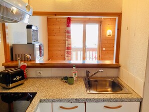 Leilighet (7 Pers) | Eget kjøkken | Kjøleskap, mikrobølgeovn, kokeplater og oppvaskmaskin