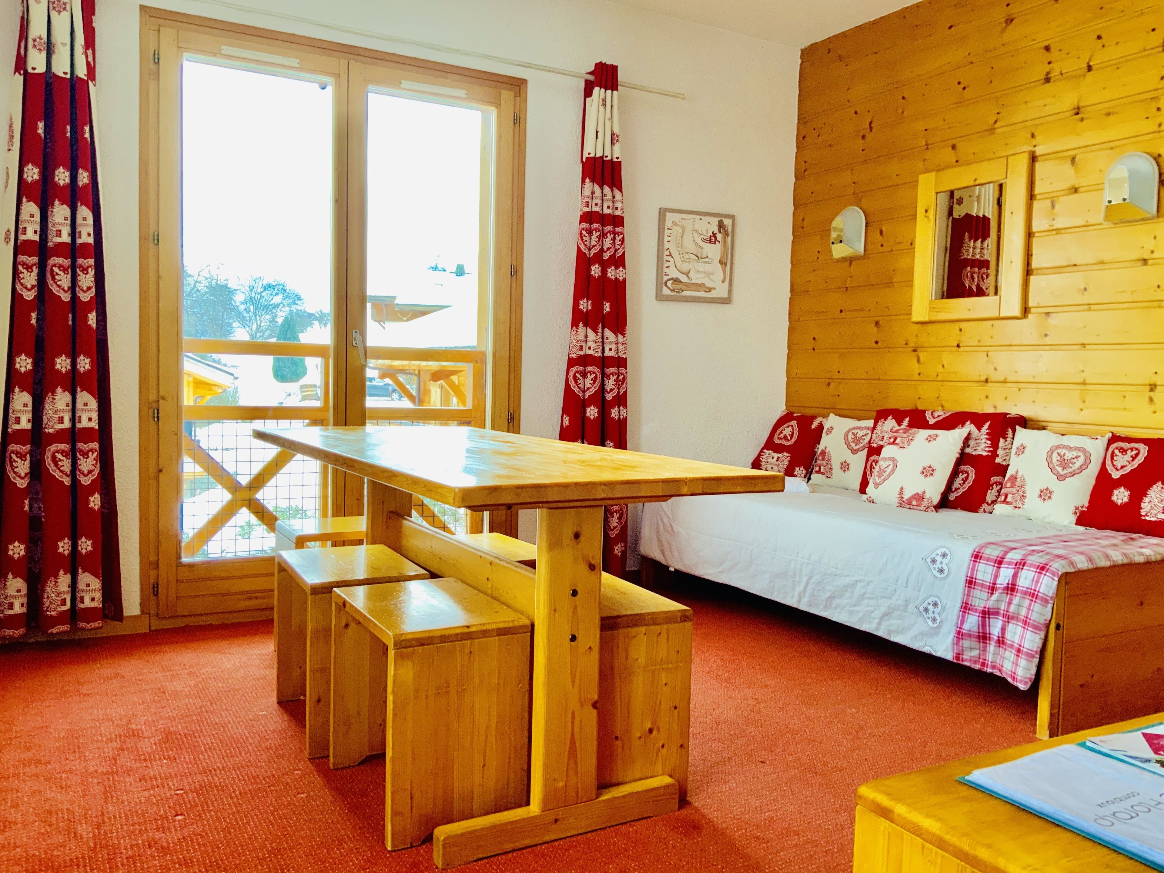 Apartment (5 Pers) | Blackout drapes, iron/ironing board, free cribs/infant beds