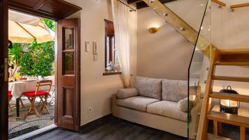 Junior Suite (Hibiscus) | Living area | Smart TV, Netflix