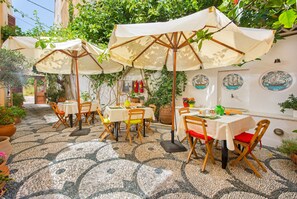 Free daily full breakfast - Rodos Niohori Elite Suites (Rhodes)