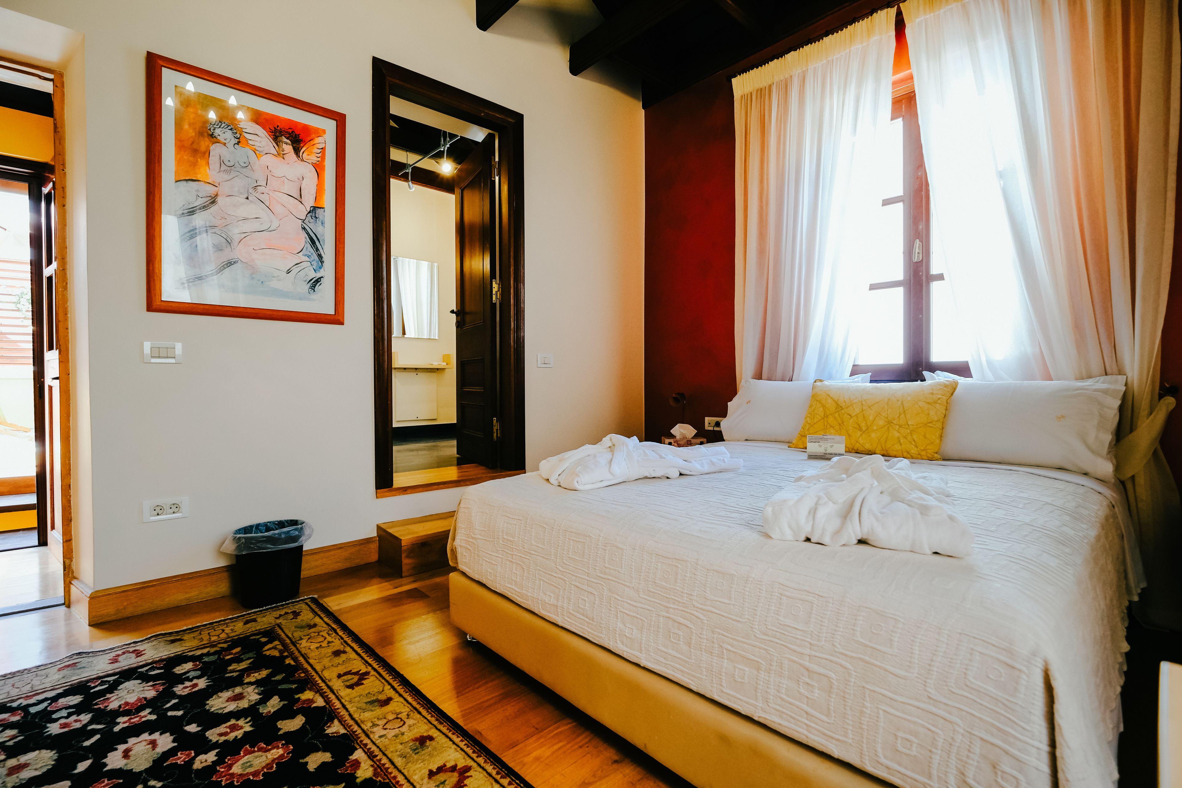 exclusive suite (jasmin) | frette italian sheets, in-room safe, individually furnished, desk