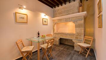 Junior Suite (Hibiscus) | In-room dining