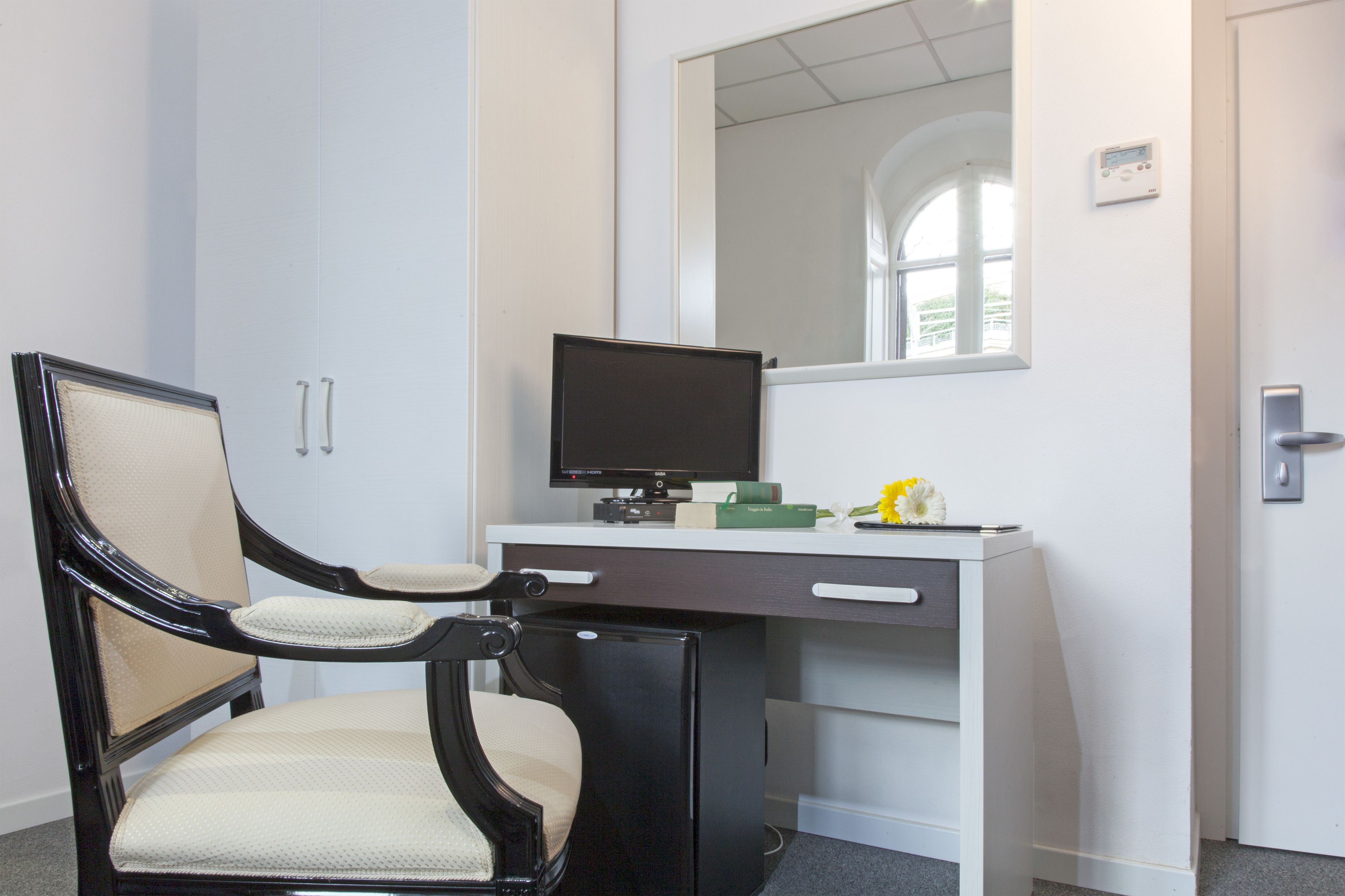 1 bedroom, egyptian cotton sheets, premium bedding, minibar