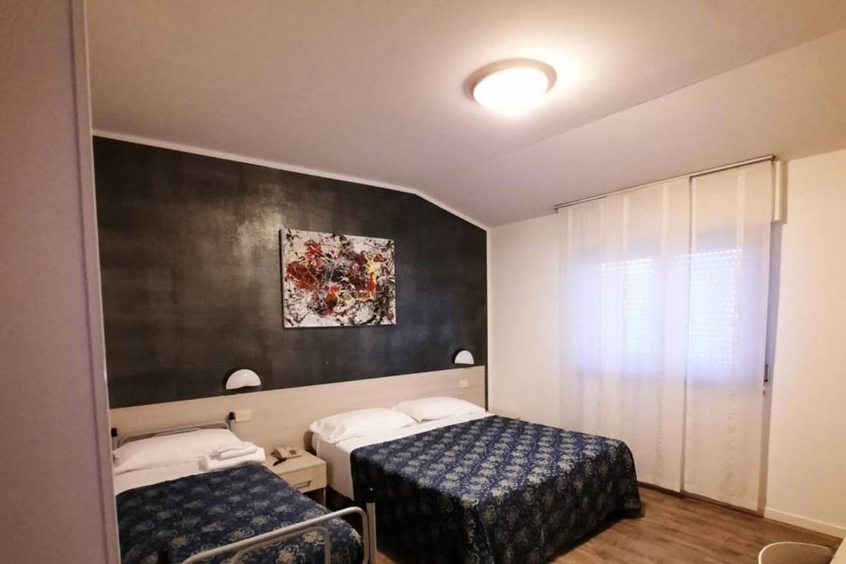 triple room | minibar, in-room safe, desk, soundproofing