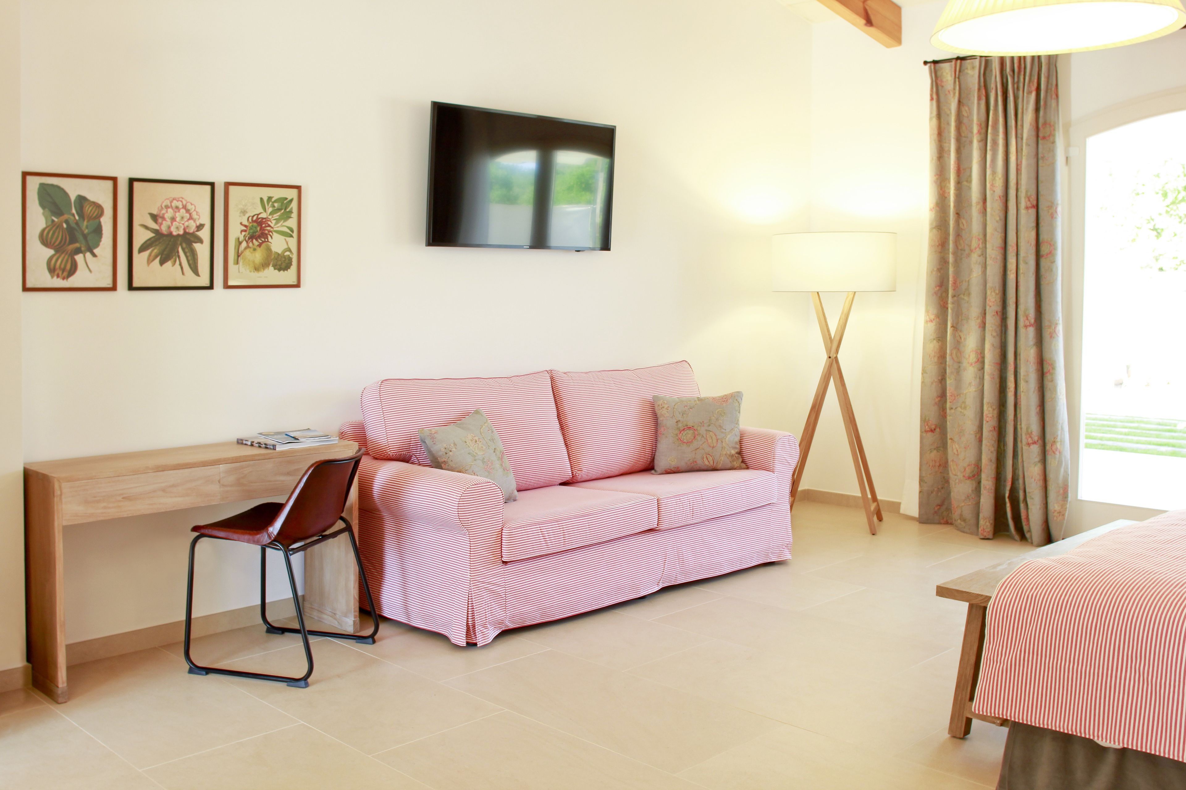 1 bedroom, minibar, in-room safe, desk