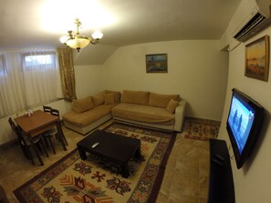 Economy Suite | Living area