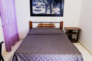 Double Room | Desk, iron/ironing board, free WiFi