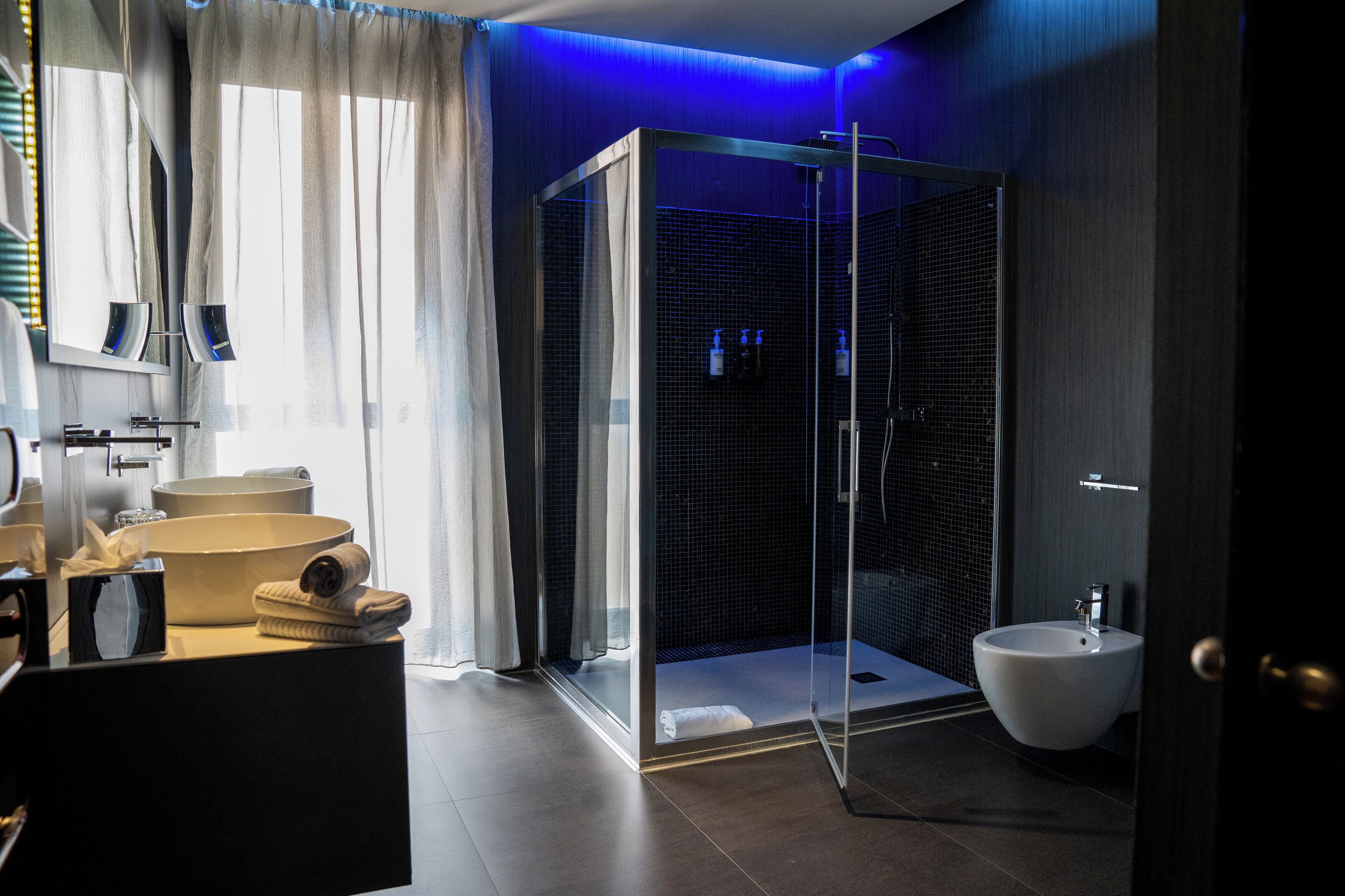 deluxe double room | 1 bedroom, premium bedding, down duvets, minibar