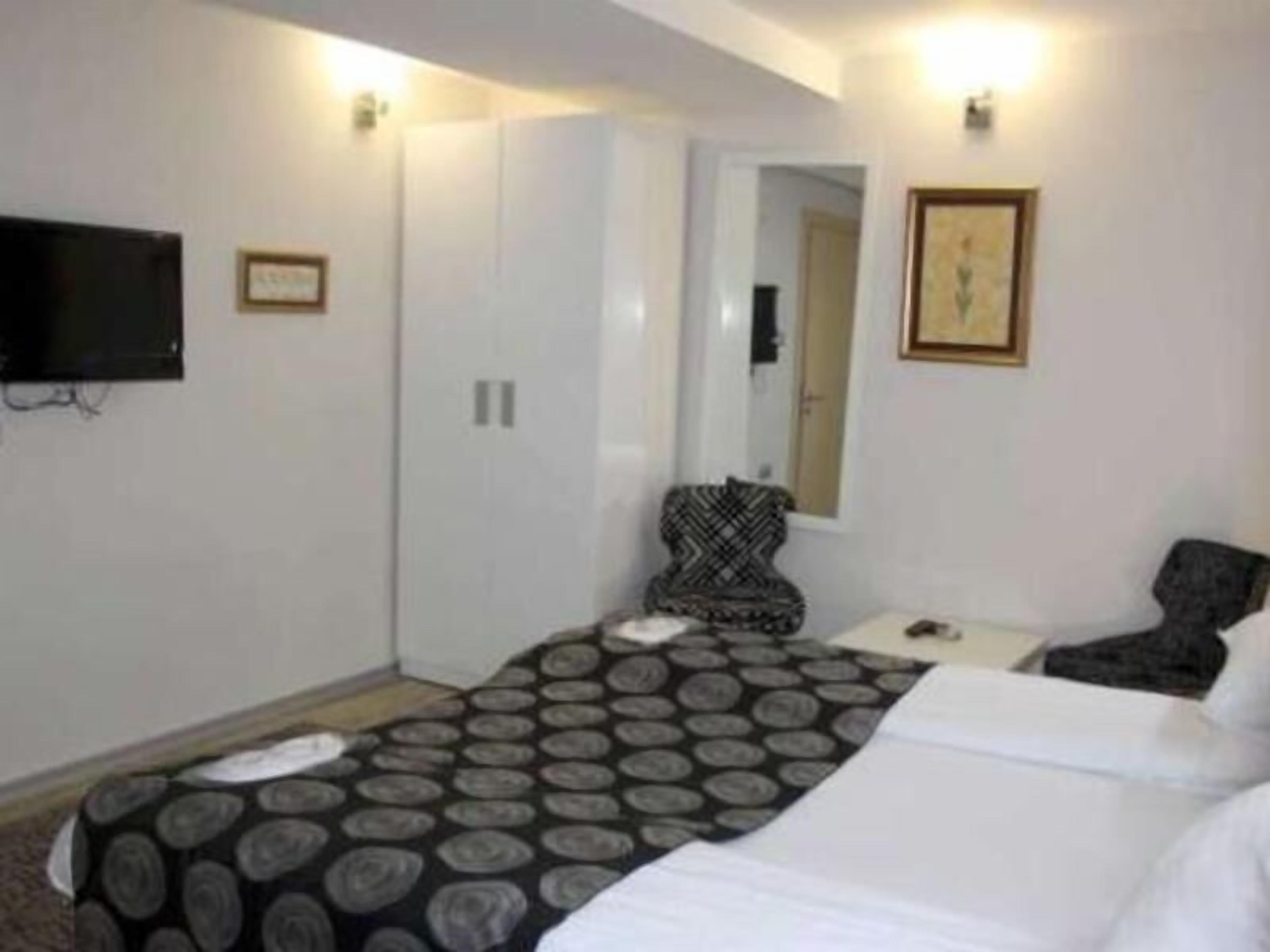 Ropa de cama de alta calidad, colchones con pillow-top y minibar 