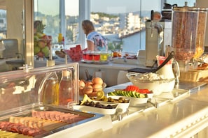 Daily buffet breakfast for a fee