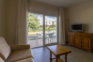 1 bedroom, in-room safe, blackout drapes, bed sheets - Apartments Sunway San Jorge (Sitges)