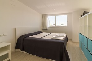 1 bedroom, in-room safe, blackout drapes, bed sheets - Apartments Sunway San Jorge (Sitges)