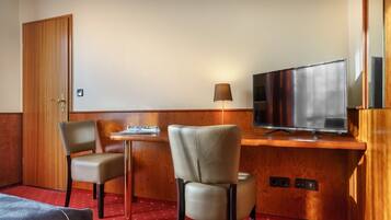 Doppelzimmer | Wohnbereich | Fernseher