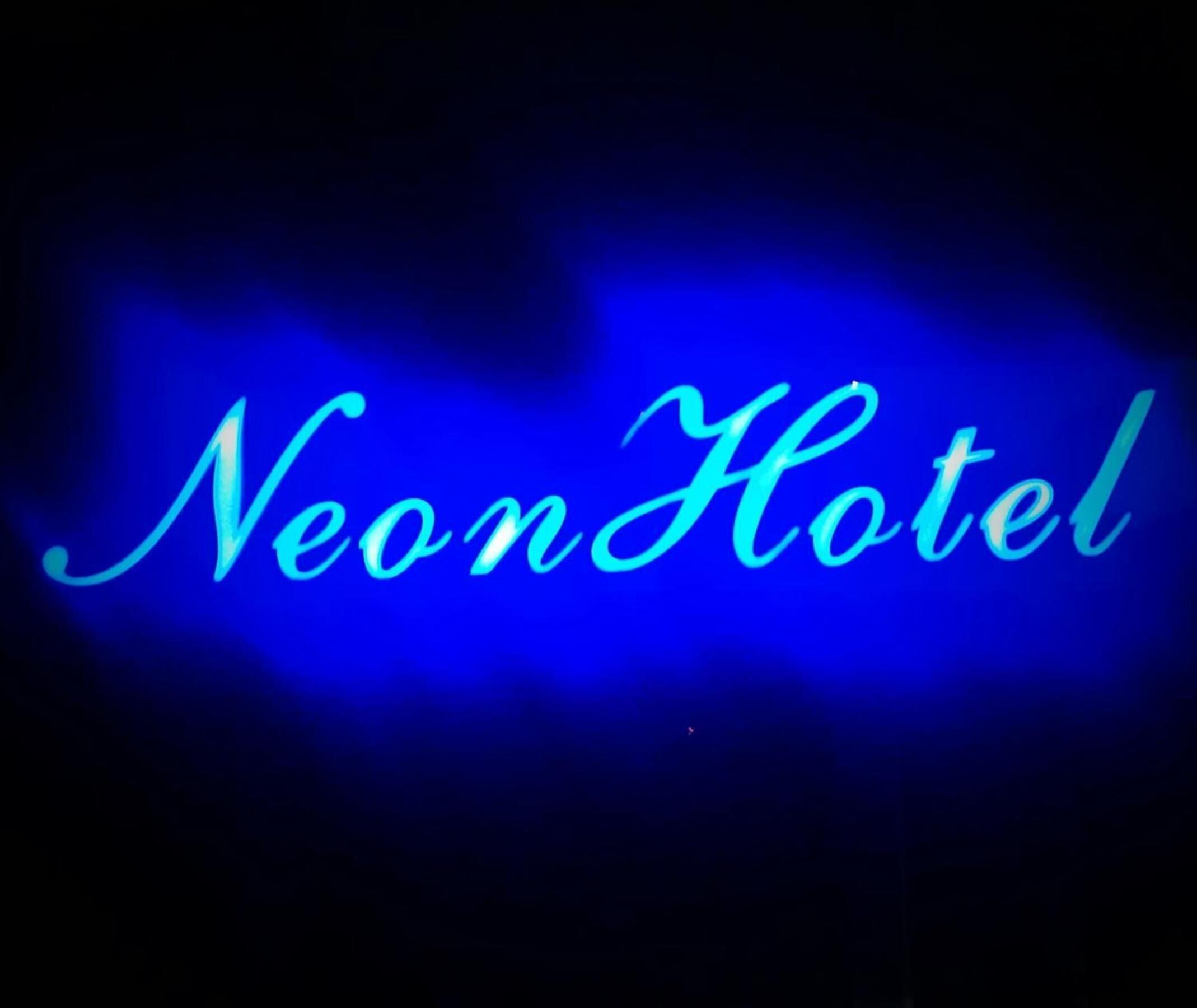 Foto - Neon Hotel