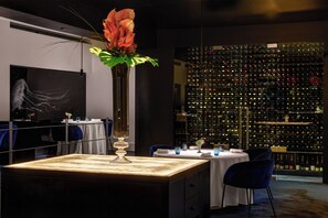 2 restaurants, Italian cuisine