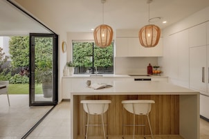 3 Bedroom Luxury Villa (Sonoma 3) | Private kitchen