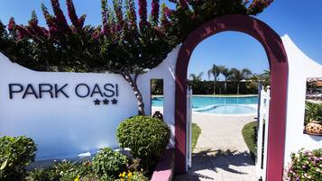 Outdoor pool, pool umbrellas, pool loungers