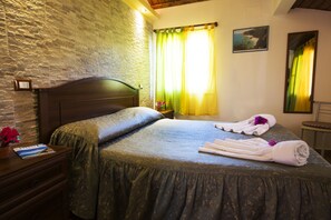 Frette Italian sheets, in-room safe, desk, laptop workspace - Park Oasi Residence (Zambrone)