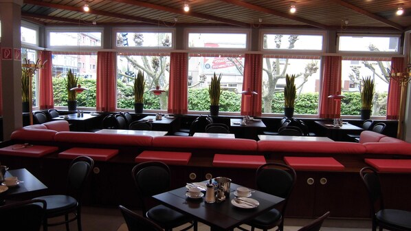 Daily buffet breakfast (EUR 15 per person)