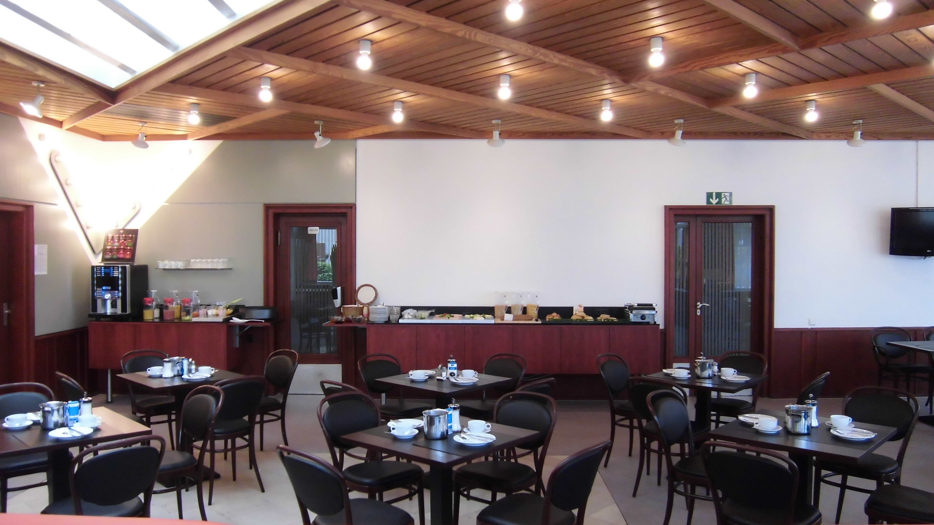 Daily buffet breakfast (EUR 15 per person)