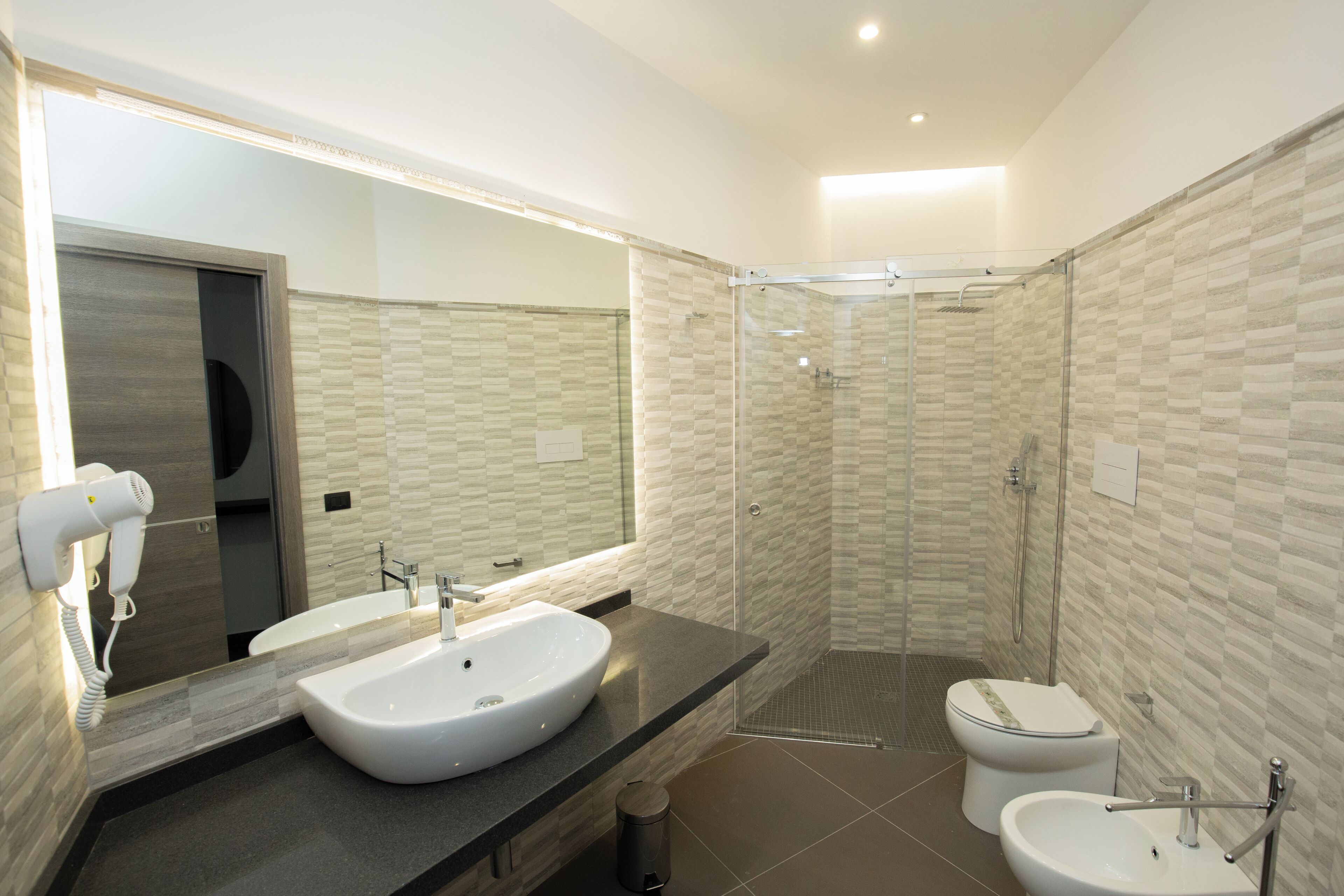 apartment, balcony, sea view | bathroom | shower, hair dryer, slippers, bidet